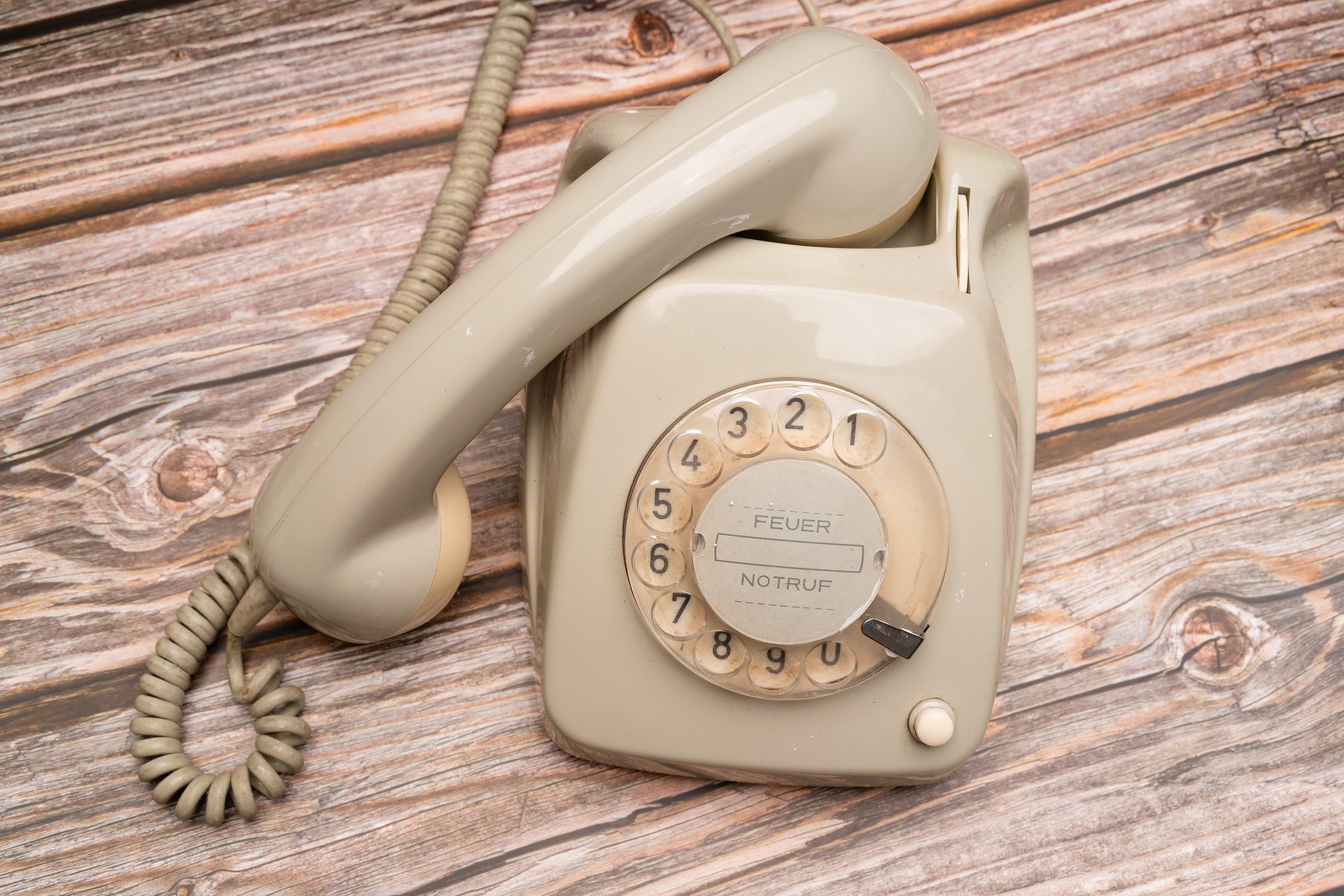Virtual Landline vs VoIP