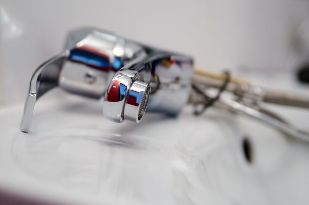 Landline vs Mobile for Plumbing Businesses